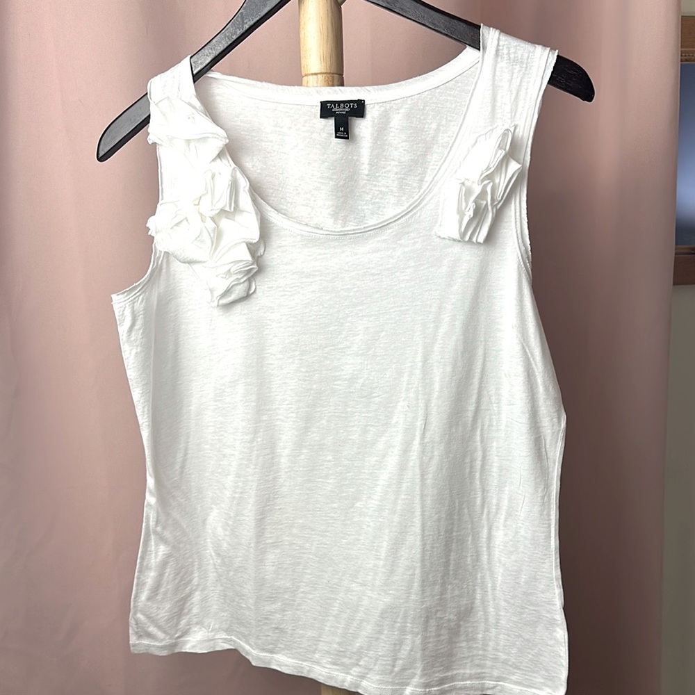 Talbots White Sleeveless Top‎ with fabric flower details Sz M NWOT